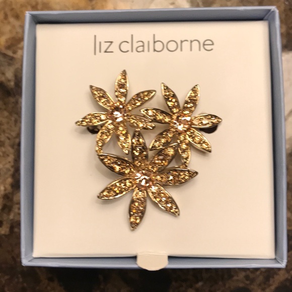 Flower Pin/Brooch - Picture 1 of 5